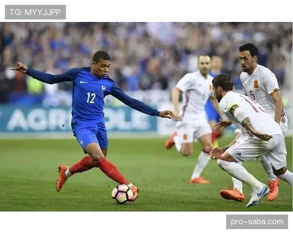 卡瓦哈尔与阿什拉夫：边路进攻重心由传中转向内切渗透