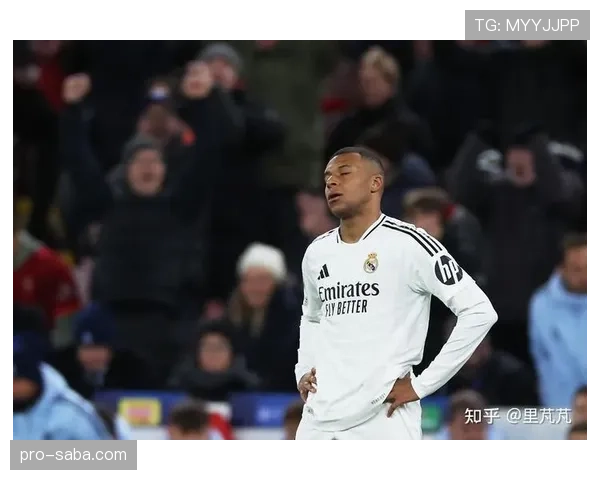 C罗与姆巴佩时代交替中的能力断层与竞争格局解析