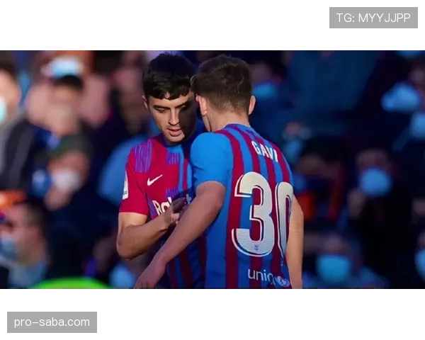 佩德里与维尔茨中场创造力对比：组织逻辑与进攻发起方式的差异解析