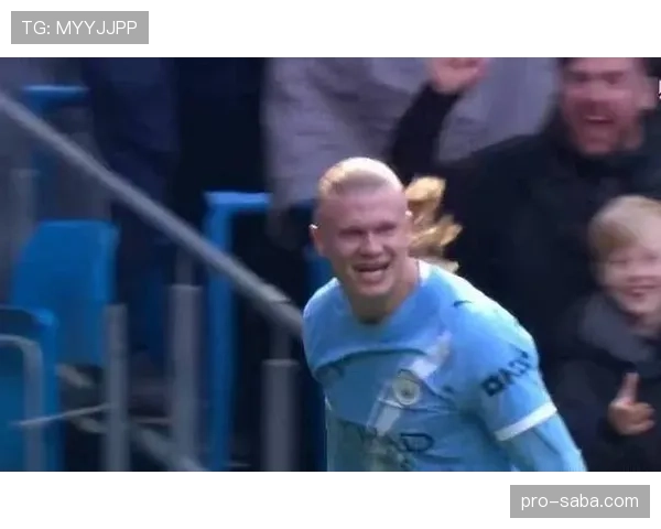 哈兰德随手丢的帽子比我整个月工资还贵