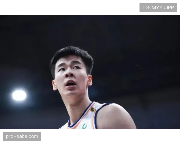 郭昊文这自律程度，连健身房镜子都开始反光了